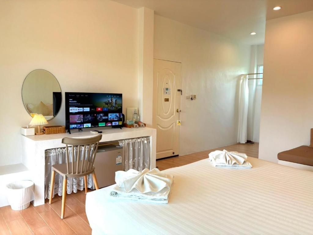 Charisma Resort Suan Phueng Esterno foto