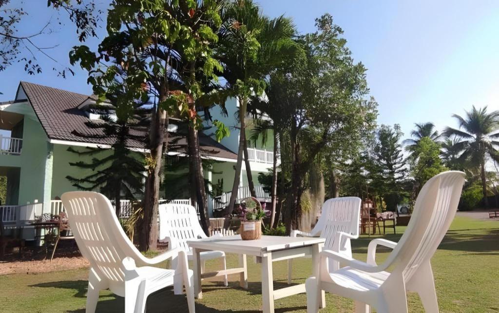Charisma Resort Suan Phueng Esterno foto
