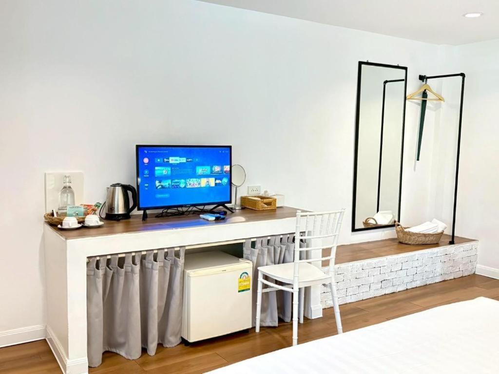 Charisma Resort Suan Phueng Esterno foto