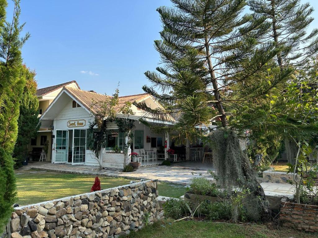 Charisma Resort Suan Phueng Esterno foto